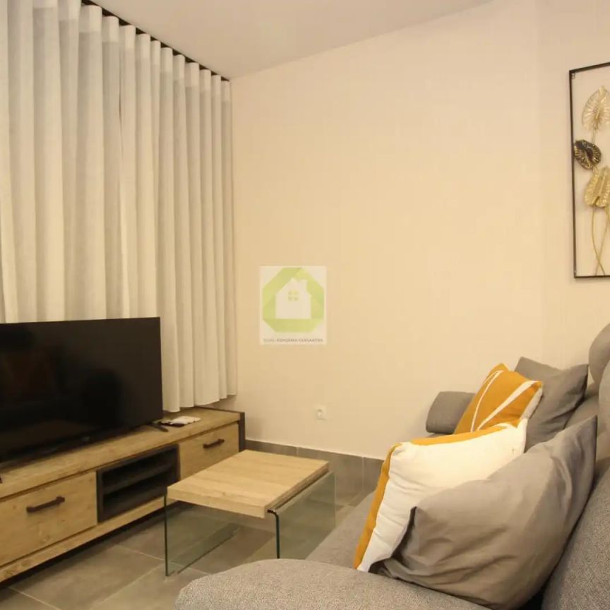 Piso de alquiler en Recogidas, Centro - Sagrario - Foto 1