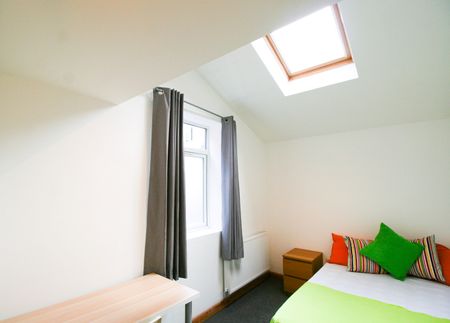 7 Bed Terraced House, Moseley Road, M14 - Photo 3