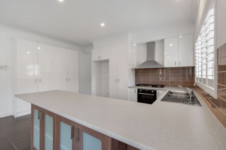 Great Home in the heart of the Fairways Estate - Photo 2