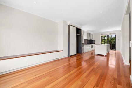 3 Fenton Street, Huntingdale VIC 3166 - House For Rent | Domain - Photo 4