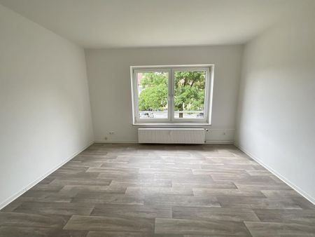 Gepflegte 3-Zimmer-Wohnung an der Egerländer Str.A! * Nähe Miele * - Photo 2