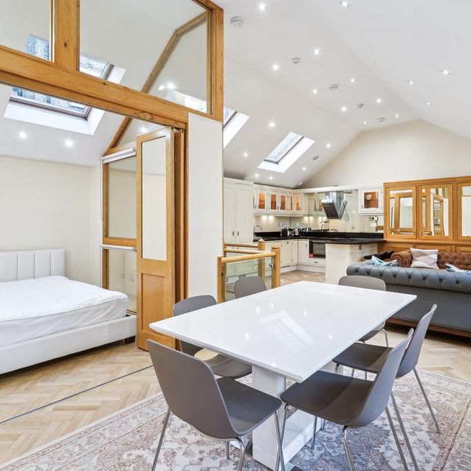 3 bedroom flat to rent - Photo 1