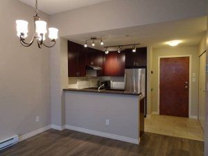 $1950 / 2br – 854ft2 – Top Floor 2 bedroom 2 full bath condo in South Slope Community (NOW) (Burnaby) - Photo 5