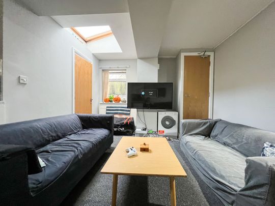 Rhymney Terrace, Cathays - Photo 1