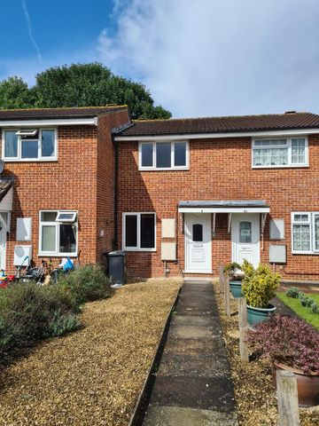 2 bedroom terraced house to rent - Photo 3