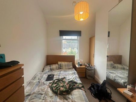 3 bedroom terraced house to rent - Photo 5