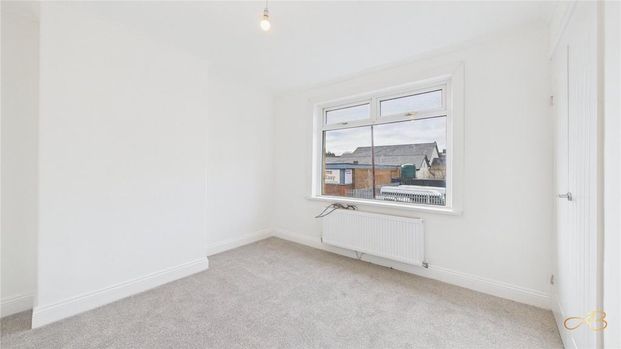 3 bedroom end of terrace house to rent - Photo 1
