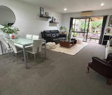 Spacious 2 Bedroom Townhouse - Photo 5