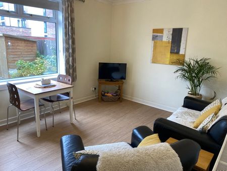2 Bed Flat, Pilton Avenue, EH5 - Photo 3