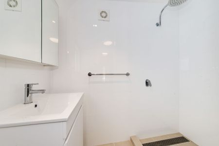 Two bedroom unfurnished terrace - Photo 5