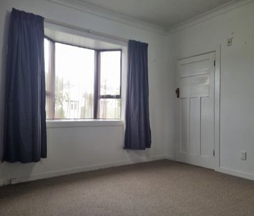 Cozy 2-Bed Home with Office & Garage – Central NP - Photo 5