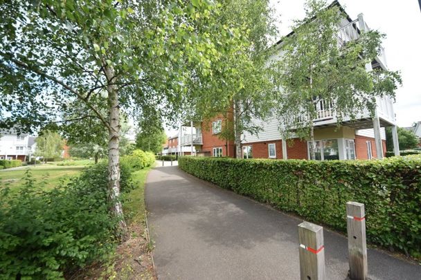 Sierra Road, High Wycombe, Buckinghamshire,HP11 - Photo 1