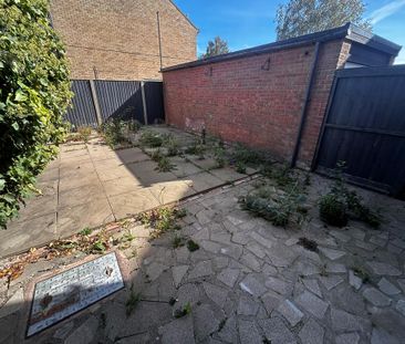 3 bedroom semi-detached house to rent - Photo 6