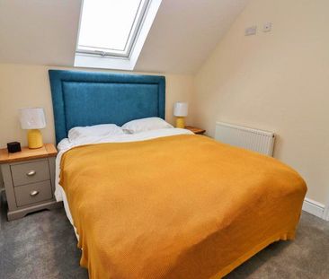 Cheltenham - Photo 3