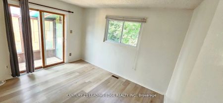 39 Mallard Crescent #Upper - Photo 5