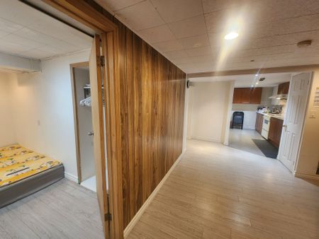 For Lease - 30 Yorkshire Road Unit# Basement, Toronto, Ontario - Photo 2