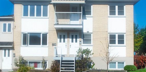 4 1/2 entièrement repeint - 2 chambres - Maizerets - 1200 $/mois - Photo 2