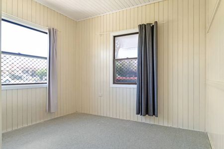 Gorgeous Newtown Cottage - Photo 3