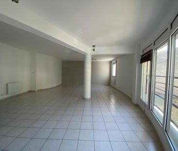 Location Appartement 3 pièces 95m² TOURNON SUR RHONE 07300 - Photo 2