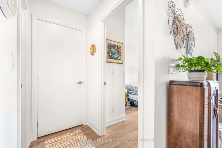 Condo Townhouse For Lease | S9055138 - Photo 5