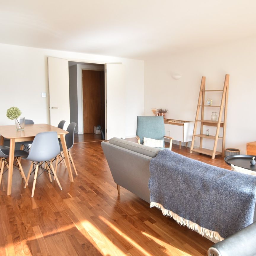 New Providence Wharf Apartments, London, E14 - Photo 1