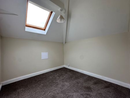 4 Bed Semi-Detached House, Arthington Place, LS10 - Photo 5