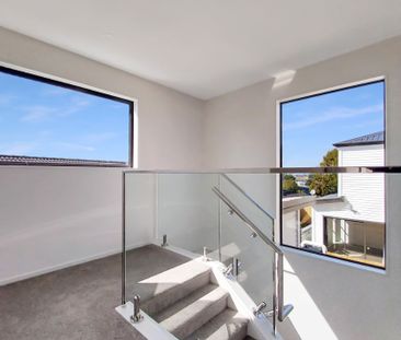 Stunning Townhouse Massey. - Photo 2