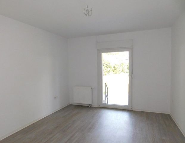 Überruhr Holthausen: kompl. renov. 2 Zimmer EG Wohnung mit Terrasse - Foto 1