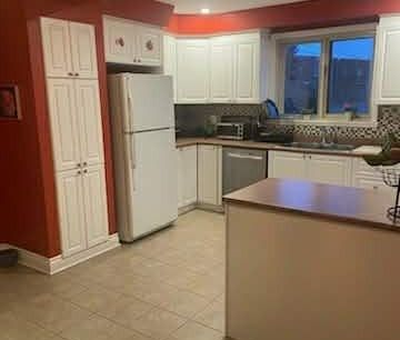 Grand 5 1/2 à Anjou (Haut d’un duplex détaché, secteur de choix) - Photo 3