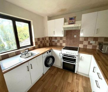 2 bedroom Flat To Let - Photo 4