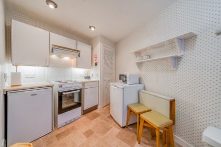 Woodstone Court - Photo 2