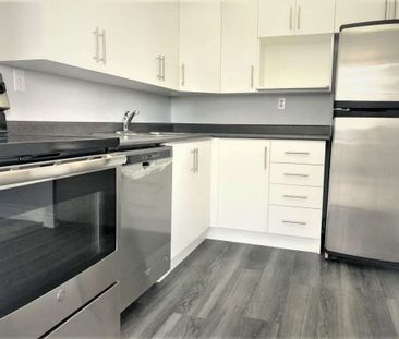 For Lease - 3590 Kaneff Crescent Unit# 405, Mississauga, Ontario - Photo 1