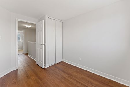265 Lawrence Avenue Townhomes - 1 Bedroom - Photo 3