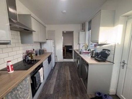 4 bedroom house share to rent - Photo 4