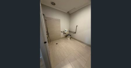 Room with Private Bathroom for Rent | Great Environment · Prime Location · Excellent Value! - Photo 5