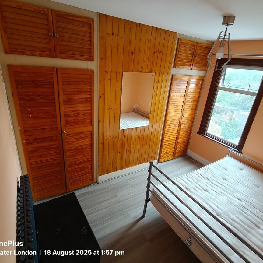 Room in a Shared House, London, E6 - Photo 1