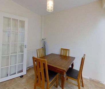 4 bedroom terraced house to rent - Photo 2