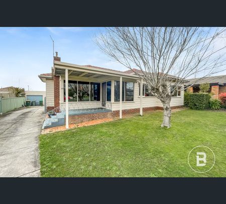 224 Learmonth Road, Wendouree, Vic 3355 - Photo 4
