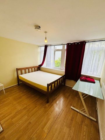 Room in a Shared Flat, Couples Allowed, SW8 - Photo 5