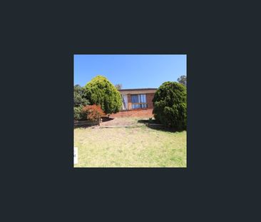 ✨ Freshly Updated Family Home in Prime Eaglevale Location ✨ 3 Bedro... - Photo 4