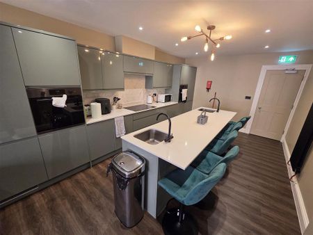 8 bedroom house share to rent - Photo 3