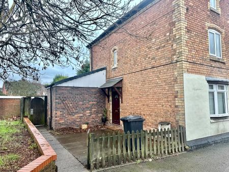 3 bedroom end of terrace house to rent - Photo 3