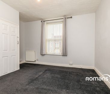 2 bedroom terraced to rent - Photo 4