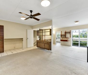 GREAT VALUE IN THE HEART OF TOOWONG! - Photo 2