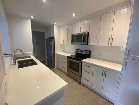 For Lease - 601 Old Orchard Grove Unit# 1, Toronto, Ontario - Photo 3