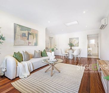 Spacious & Stylish Villa in a Peaceful Complex - Photo 1