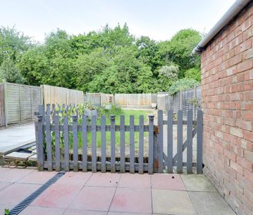 3 bedroom semi-detached house to rent - Photo 6