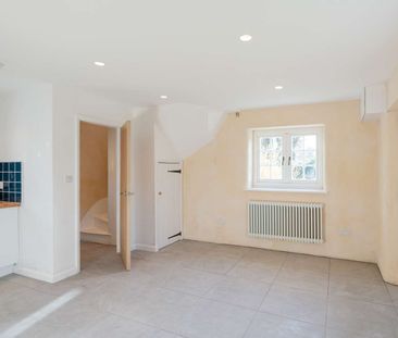 Pettiwell, Garsington - Photo 2