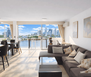 Fully Furnished Coastal Living with Skyline Views – Surfers Paradise - Photo 1