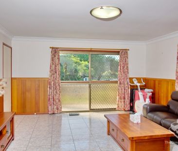 Furnished 4 bedrooms walking to school and shopping centre - Photo 1
